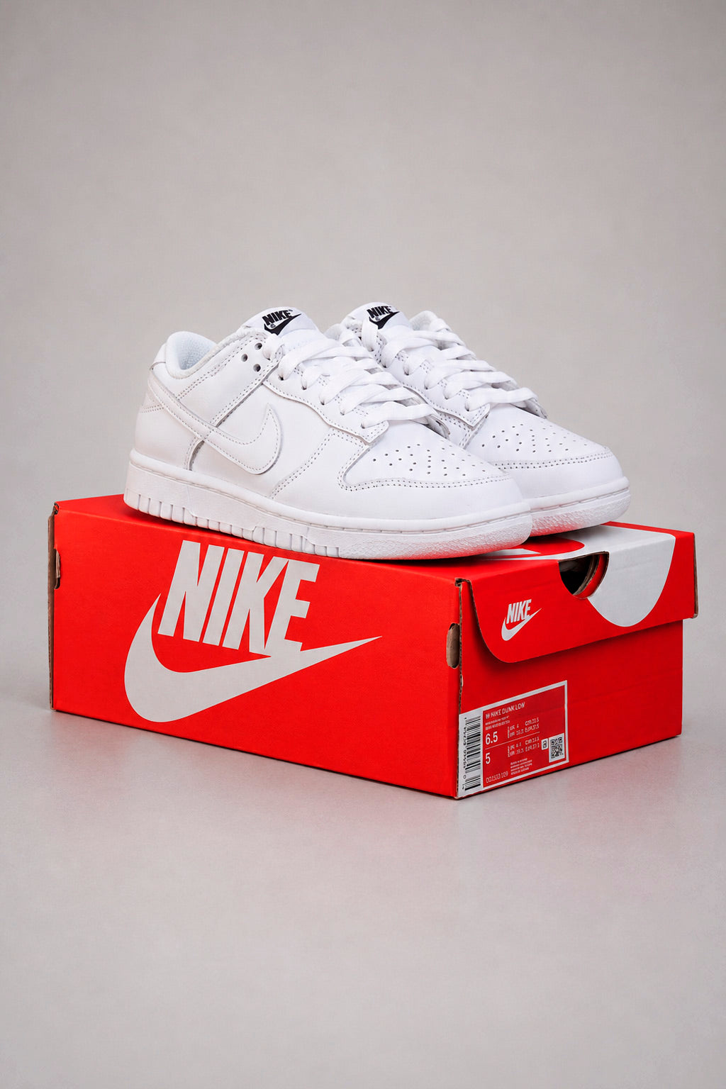 Nike Dunk Low "Triple White" (2021) - sneakers coleccion | Talla 23.5 cm (6.5 us - 3.5mx)