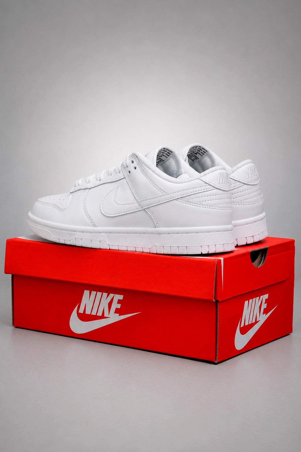 Nike Dunk Low "Triple White" (2021) | Talla 23.5 cm (6.5 us - 3.5mx)