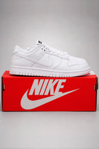 Nike Dunk Low "Triple White" (2021) | Talla 23.5 cm (6.5 us - 3.5mx)