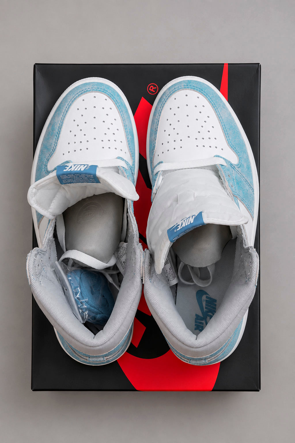 Air Jordan 1 Retro High OG Hyper Royal (2021) | Talla 26.5 cm (8.5 us - 6.5 mx)